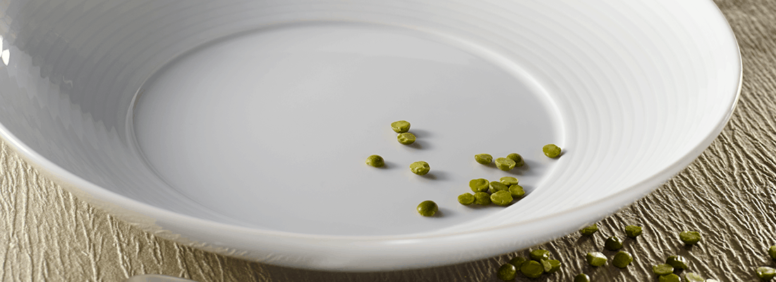 Corby Hall Duo Round Plate | Catalog Number: 010 0003 | Dimensions: 12 5/8 in (32cm)
